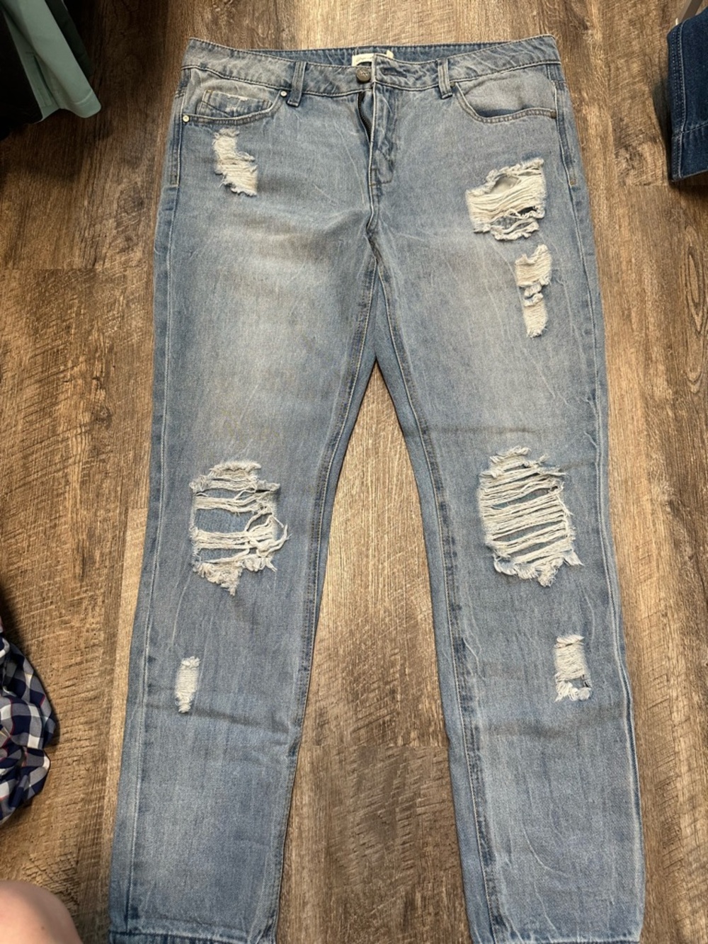 Straight Leg Distressed Women’s Jeans - Light Blue